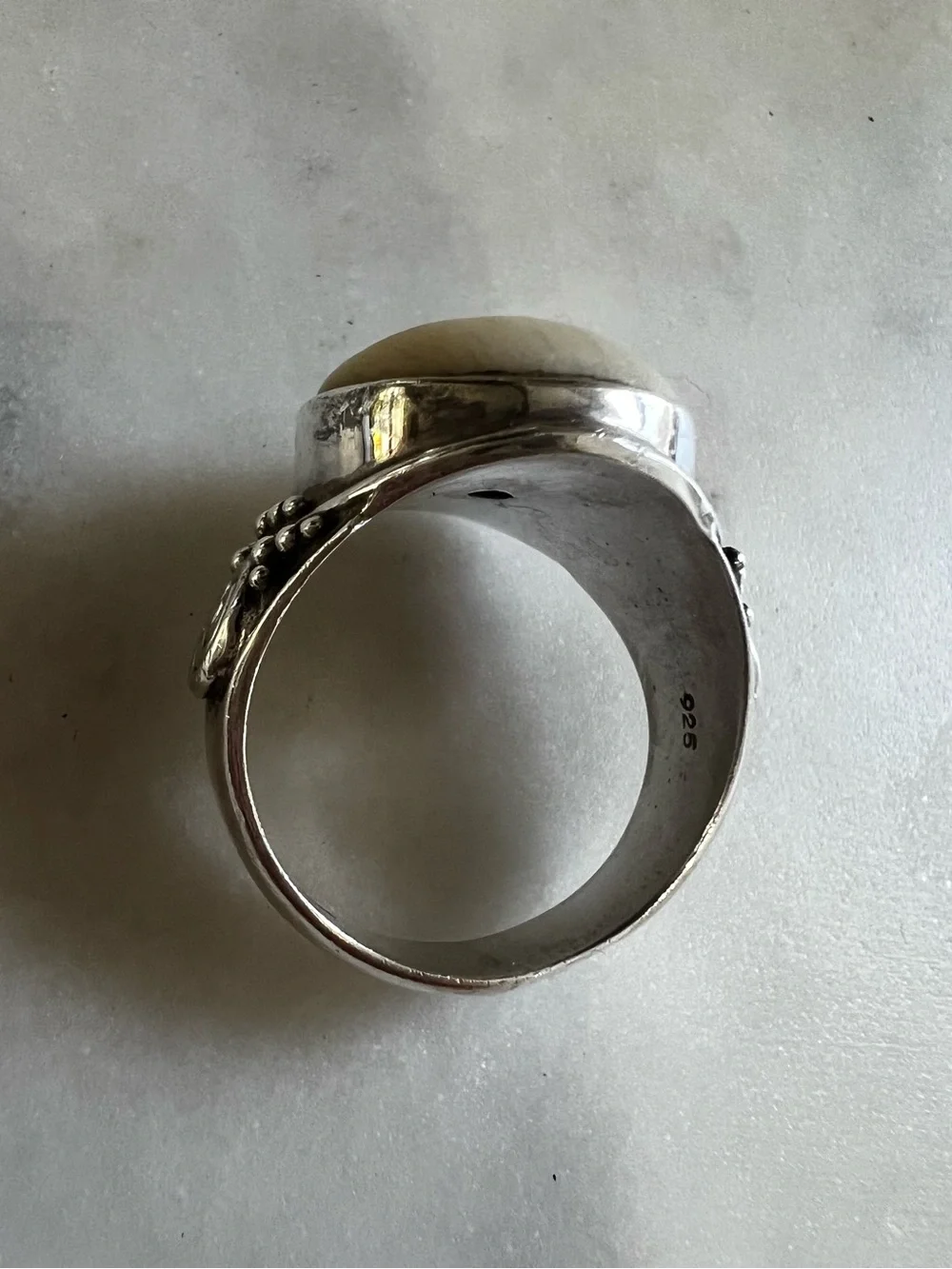 Vintage 925 Sterling Silver 9g Moon Face Carved Bone Balinese Statement Ring Sz9